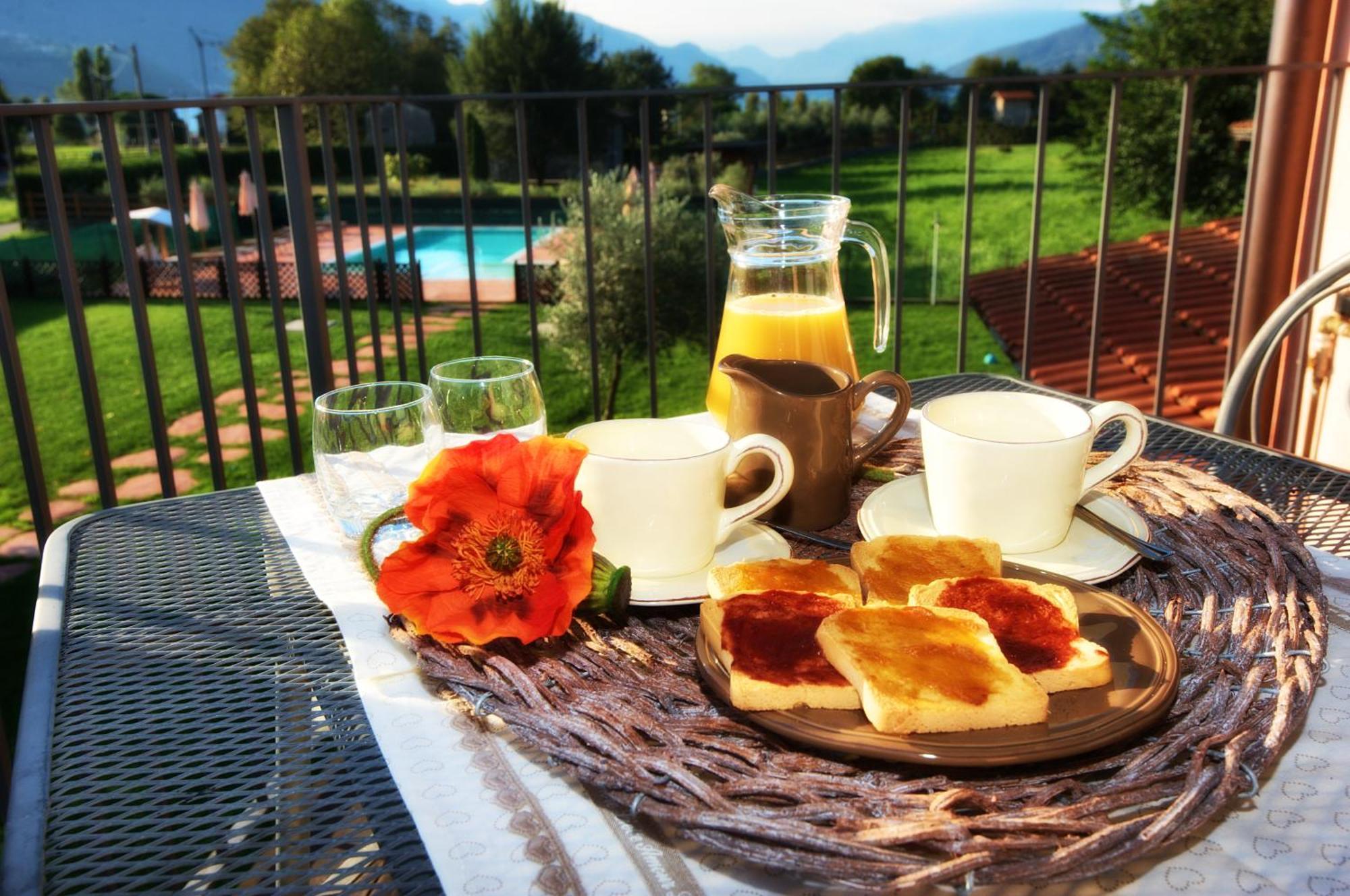Agriturismo Alla Poncia Gravedona Bagian luar foto